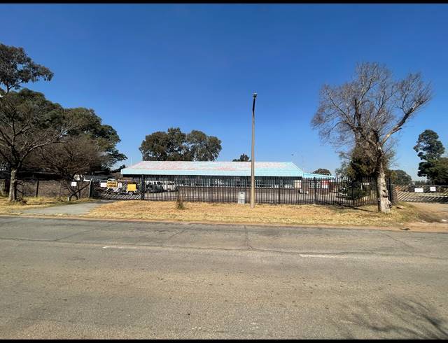 2,700M² INDUSTRIAL YARD FOR SALE IN NEW MODDER